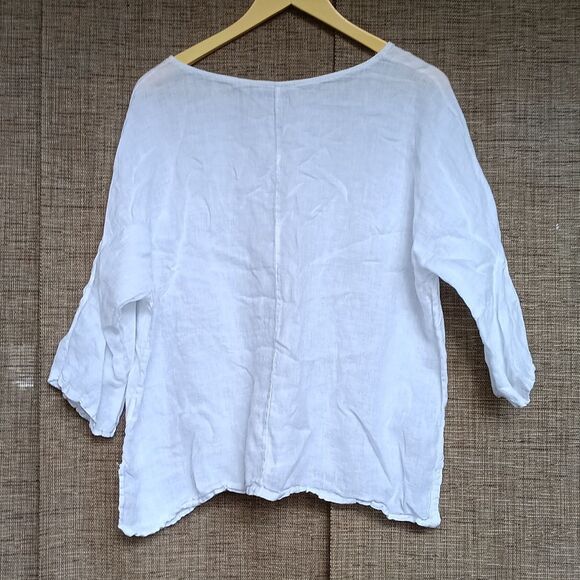 White Linen Women's Kimoni Sleeve Top - Picture 3 of 4